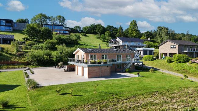 Varnæsvej 62,  Villa